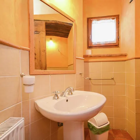 Holiday home Stunning Holiday Home In Umbria With Jacuzzi Monte Santa Maria Tiberina