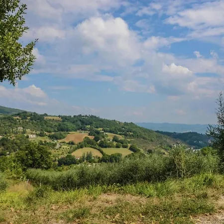 Stunning Holiday Home In Umbria With Jacuzzi Holiday home Monte Santa Maria Tiberina